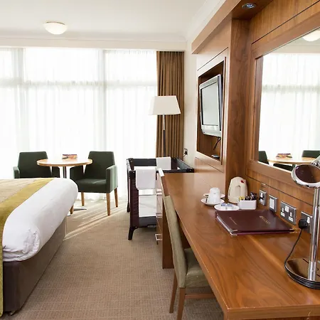 Park & Leisure Club Hotell 4*