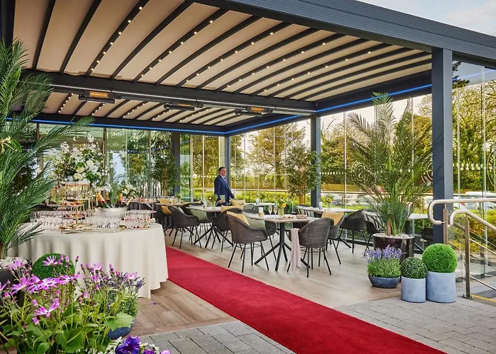 Отель Park & Leisure Club