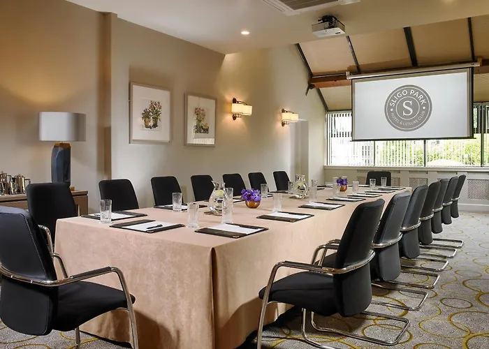 Отель Park & Leisure Club